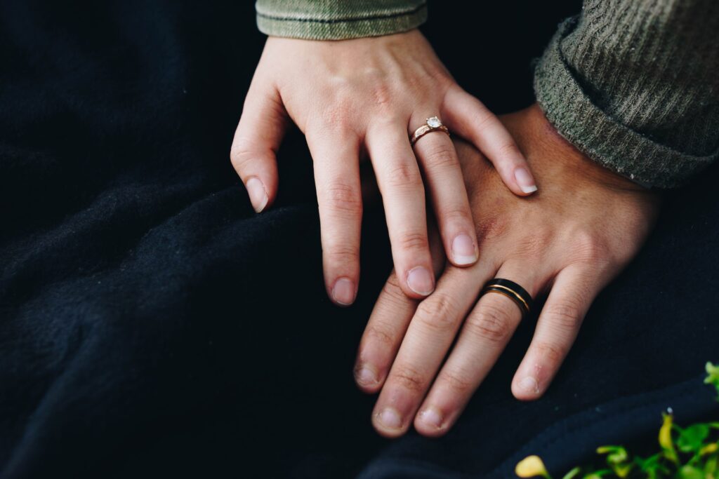 Men’s wedding bands: titanium vs tungsten, wedding rings, mens wedding rings, best mens wedding rings 